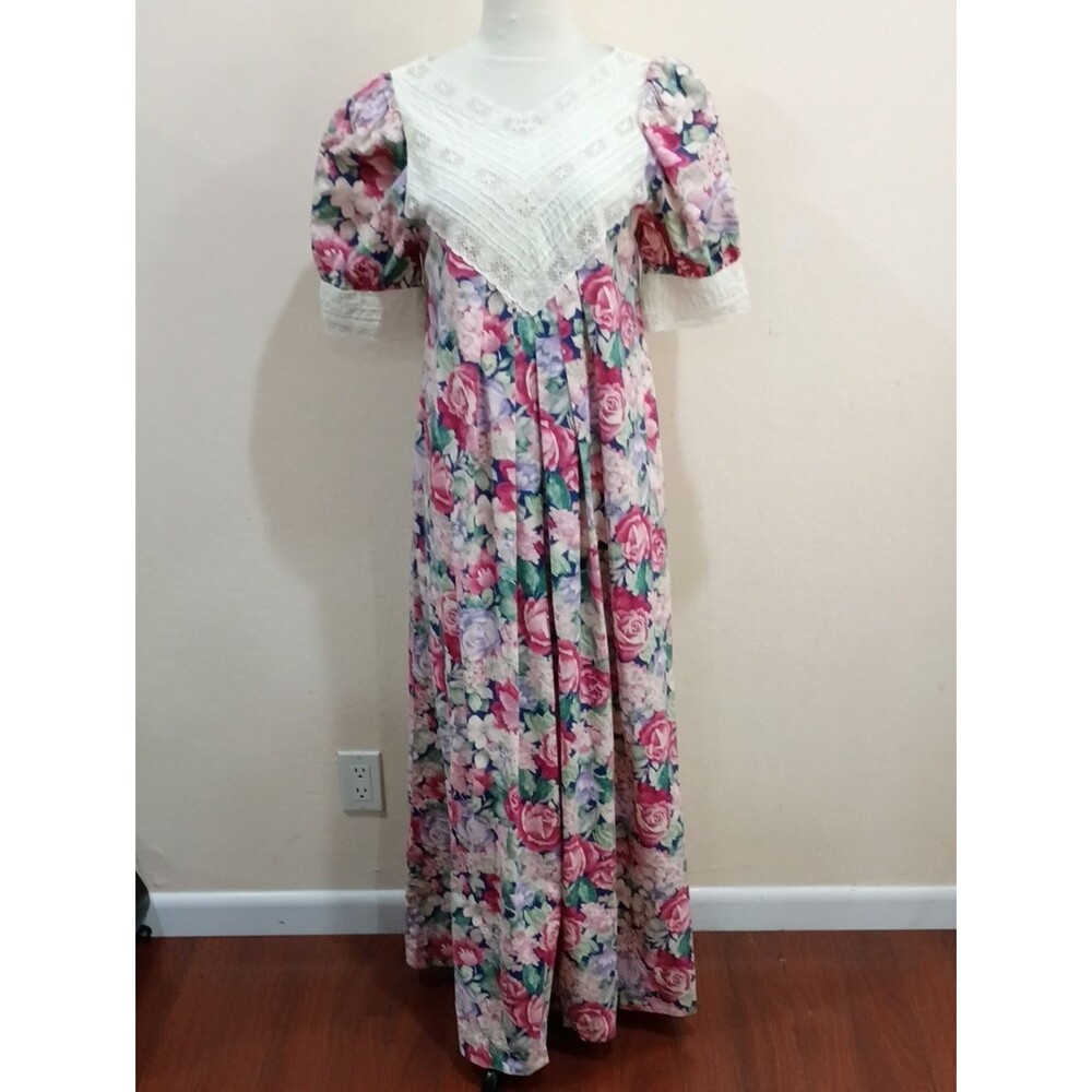 Princess Kaiulani Hawaii Floral Mumu, Size 12 - Vintage 70s